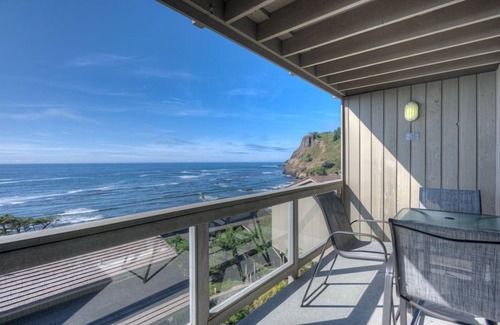 Otter Rock Apartamento | Panoramic Ocean-View Studio with Balcony