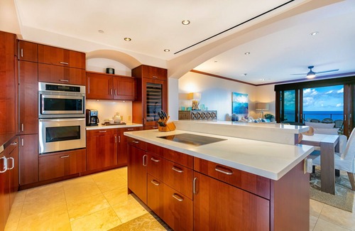 Wailea Villa | NUEVOS ESPECIALES DE PROPIETARIO !! ¡VISTAS AL MAR PANORÁMICAS PREMIER! WBV I503