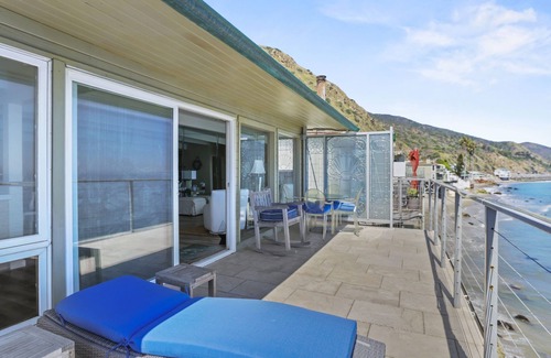 Eastern Malibu Casa | Panoramic Oceanfront Malibu Getaway