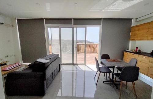 Mellieha Apartamento | Panoramic Penthouse Haven