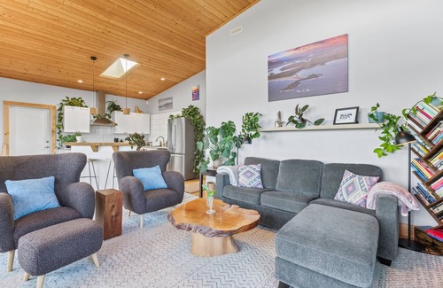 Ucluelet Casa | Panoramic Rainforest & Ocean Views, Fire Pit & EV Plug in Ucluelet