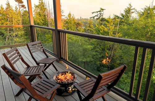 Ucluelet Casa | Panoramic Rainforest & Ocean Views, Fire Pit & EV Plug in Ucluelet