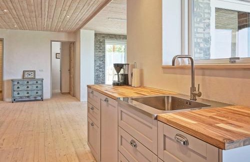 Svaneke Casa | Panoramic Retreat in Svaneke - By Traum Ferienwohnungen