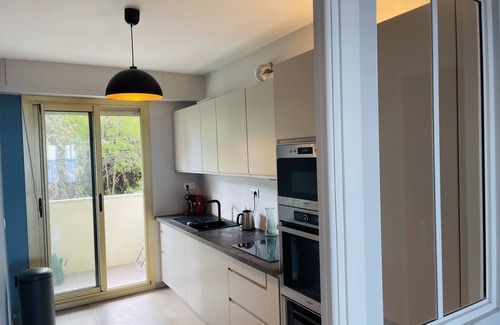 Fabron Apartamento | Panoramic sea view, 61m2, Parking - Wifi