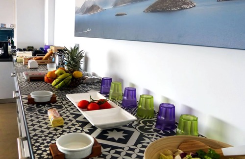Marathon Villa | Villa de lujo con vistas panorámicas al mar cerca de Atenas, ideal para grupos y familias