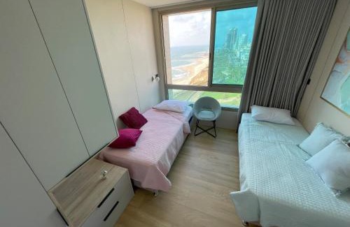Netanya Apartamento | Panoramic Sea View Luxury Suite