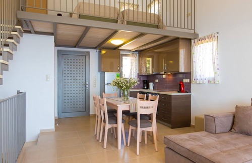 Agios Vasileios Villa | Villa nueva con vistas panorámicas al mar, a 2 km de la playa.