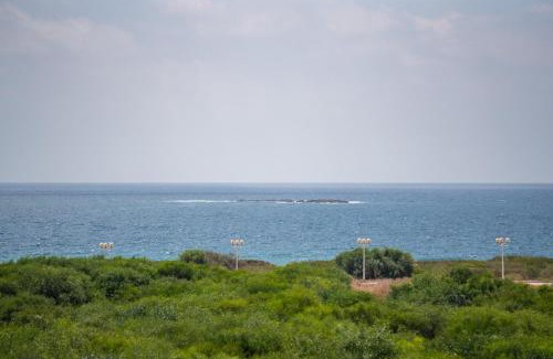 Nahariya Apartamento | Panoramic Sea Views Coastal Escape by Sea N' Rent