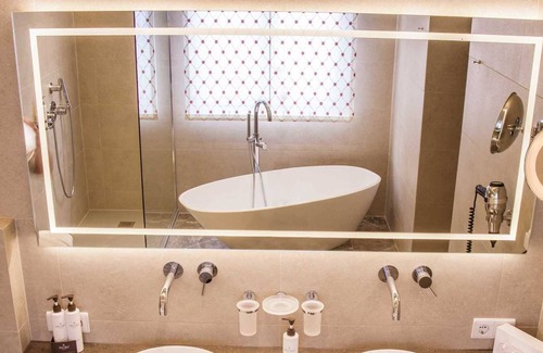 Lech am Arlberg Hotel | Suite panorámica con balcón - Hotel Kristberg