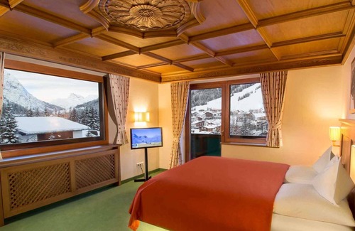 Lech am Arlberg Hotel | Suite panorámica con balcón - Hotel Kristberg