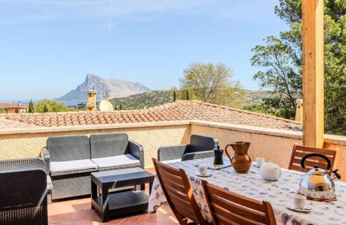 Monte Petrosu Apartamento | Panoramic Terrace Over Tavolara - Relax and Sea View
