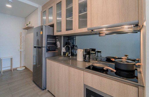 Khlong Toei Condominio | Panoramic 2BR near Ekkamai with Infinity Pool