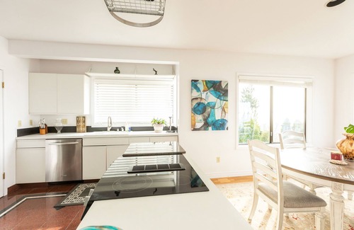 Rollingbay Casa | Panoramic View Home - 12 Guests