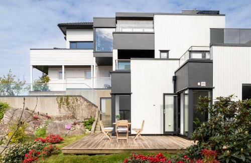 Bergenhus Apartamento | Panoramic view with private terrace