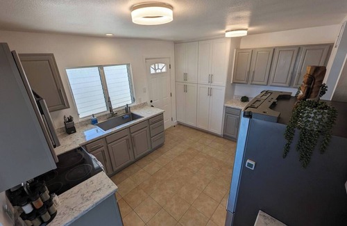 Waianae Casa | Panoramic ViewHouse Only 2-Min Drive To Beach!