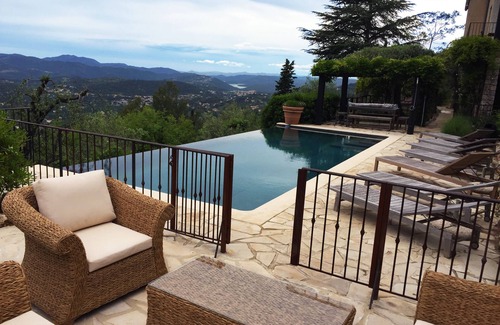 Speracedes Villa | Vistas panorámicas, piscina infinita, jardín maduro de olivos y árboles frutales