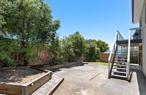 Portarlington Casa | Panoramic Views - Newly renovated with breathtaking panoramic views of the bay.