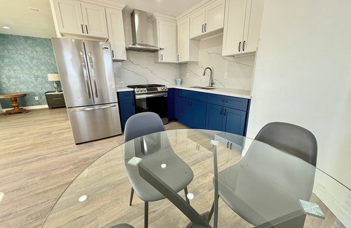 La Sierra Hills Casa | Panoramic views, Pickleball, 1/2 Basketball Court, Pool Spa Brand new studio.