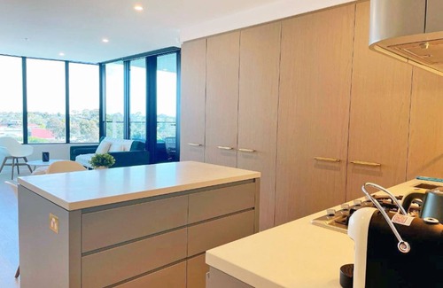 Glen Waverley Apartamento | Panoramic Views! Spacious 2 Bed, 2 Bath Luxury Apartment w/ Free Parking