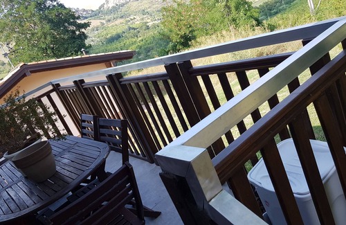 Borgo Tossignano Cama Y Desayuno | Panoramic Vistas, Contemporary living & Winelands - 15 minutes from Imola