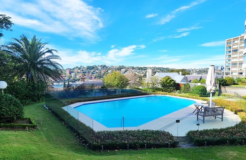 Double Bay Apartamento | Panoramic Wraparound Harbour & City Views - 2 Bed, 2 Bath, Parking & Pool