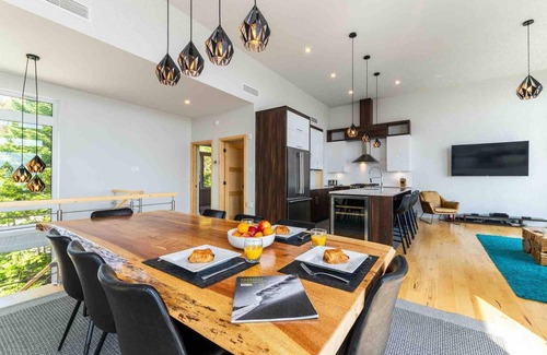 Petite-Riviere-Saint-Francois Chalet De Esquí | Panoramique 57: Stunning Views & Spacious Comfort
