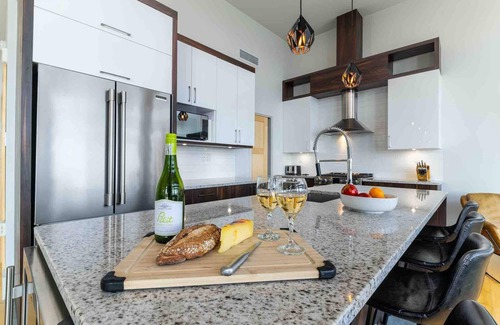 Petite-Riviere-Saint-Francois Chalet De Esquí | Panoramique 57: Stunning Views & Spacious Comfort