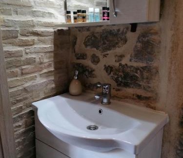 Omales Casa | panos stone tower