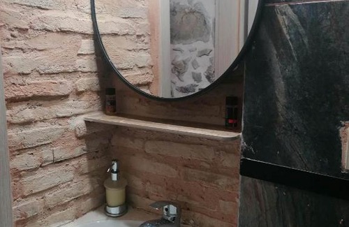 Omales Casa | panos stone tower
