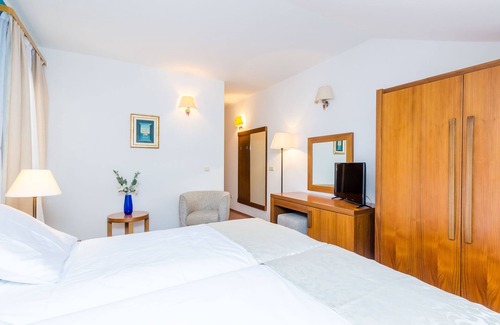 Srebreno Casa | Pansion Costeria - Habitación Doble con balcón y vistas a la ciudad - 1 o 2 camas