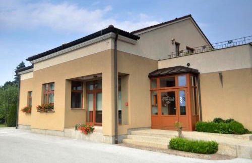Puscine Casa | Pansion Mamica