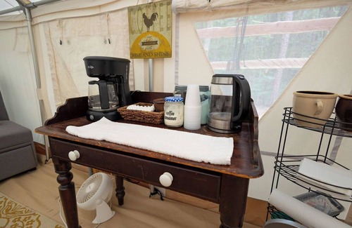Fair Play Alquiler De RV | Pap's Glamp on Lake Hartwell