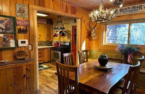 Red River Casa | Papa Bears Cabin On The Red River In Red River, Nm