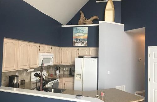 Port Clinton Casa | Papa & Gigi's Lake Front Home