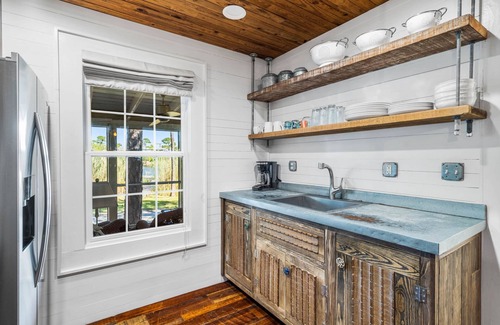 Grayton Beach Casa | Papa's Hideaway- secluded cottage in Grayton on the lake