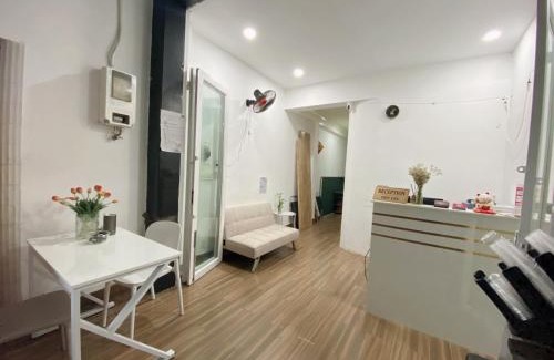 Downtown Ho Chi Minh City Hotel | PAPAYA HOTEL & Café 2