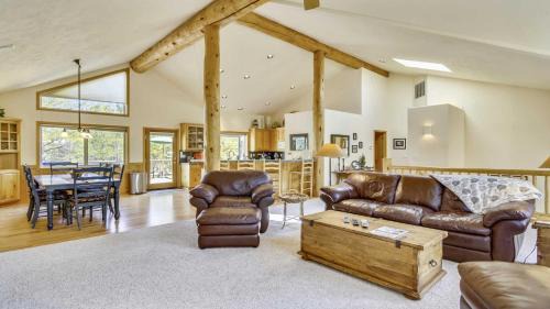 Sunriver Casa | Paper Birch 09