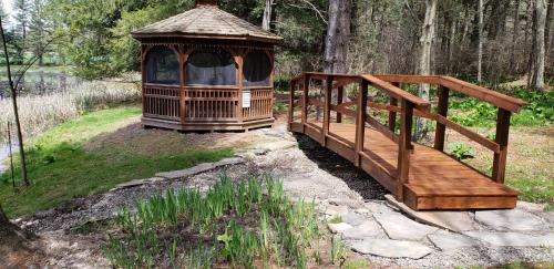 Huntington Mills Cama Y Desayuno | Paper Mill Pines Bed and Breakfast