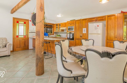 Booral Cabaña | Paperbark - A tranquil eco-friendly rural retreat with privacy and a pool.