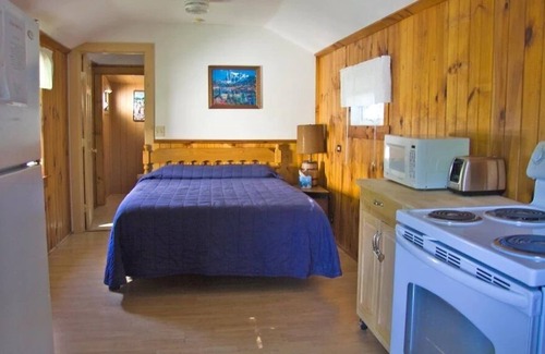 Gilford Cabaña | Papoose Cottage at The Inn at Smith Cove