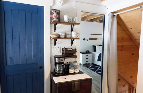 Fair Play Cabina | Pap’s Place-Pet friendly Lakefront cabin w/dock on secluded Lake Hartwell cove