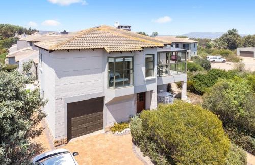 Langebaan Casa | Par Excellence Villa by Host Agents