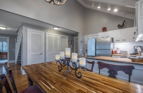 Big Canoe Casa | Par-Tee on the Lake-Best Location + EV Charging