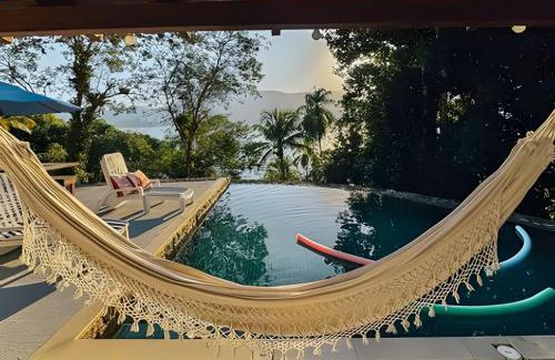 Ilha Comprida Casa | Paraíso em Angra: piscina + praia privativa