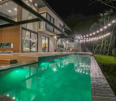 Rancho Queimado Casa | Paraíso em Rancho Queimado com piscina aquecida