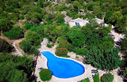 Montecorto Apartamento | "Paraíso Escondido 1" con vistas a la montaña, piscina, Wi-Fi y jardín