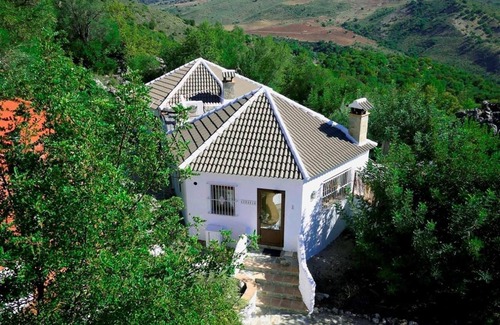 Montecorto Apartamento | "Paraíso Escondido 1" con vistas a la montaña, piscina, Wi-Fi y jardín