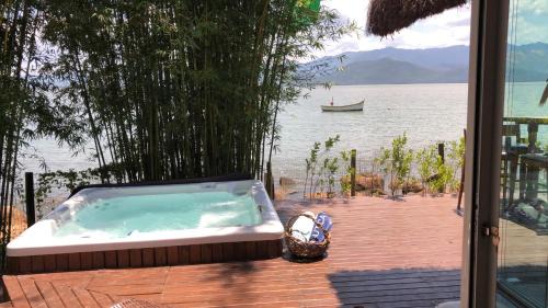 Caieira Casa | Paraíso Frente ao Mar Sul da Ilha