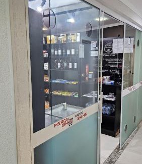 Pioneiros Apartamento | Para casais, prédio beira mar, em frente à Roda Gigante