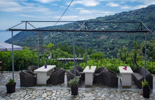 Agios Dimitrios Apartamento | Paradeisos Flatlet With Garden View